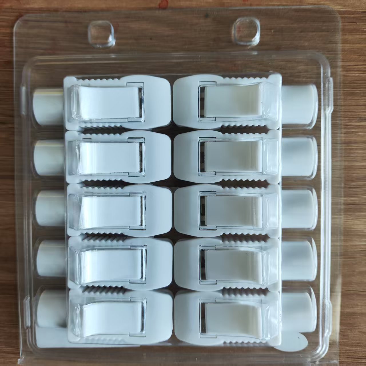 Ecg Patch Monitor - ECG 변환기는 전자 패드 클립에 연결됩니다.